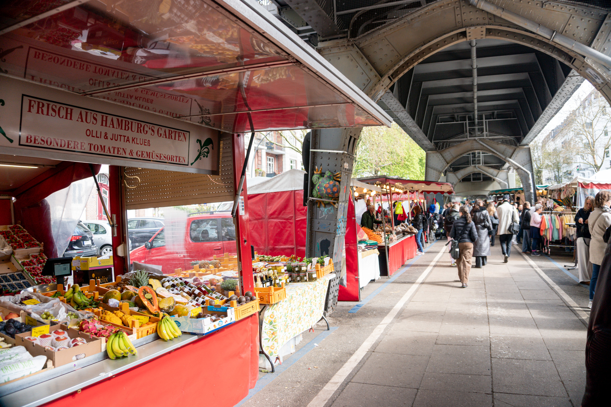 Viele Menschen aus Eimsbüttel besuchen den Isemarkt, doch auch Touristen lockt der Markt an.