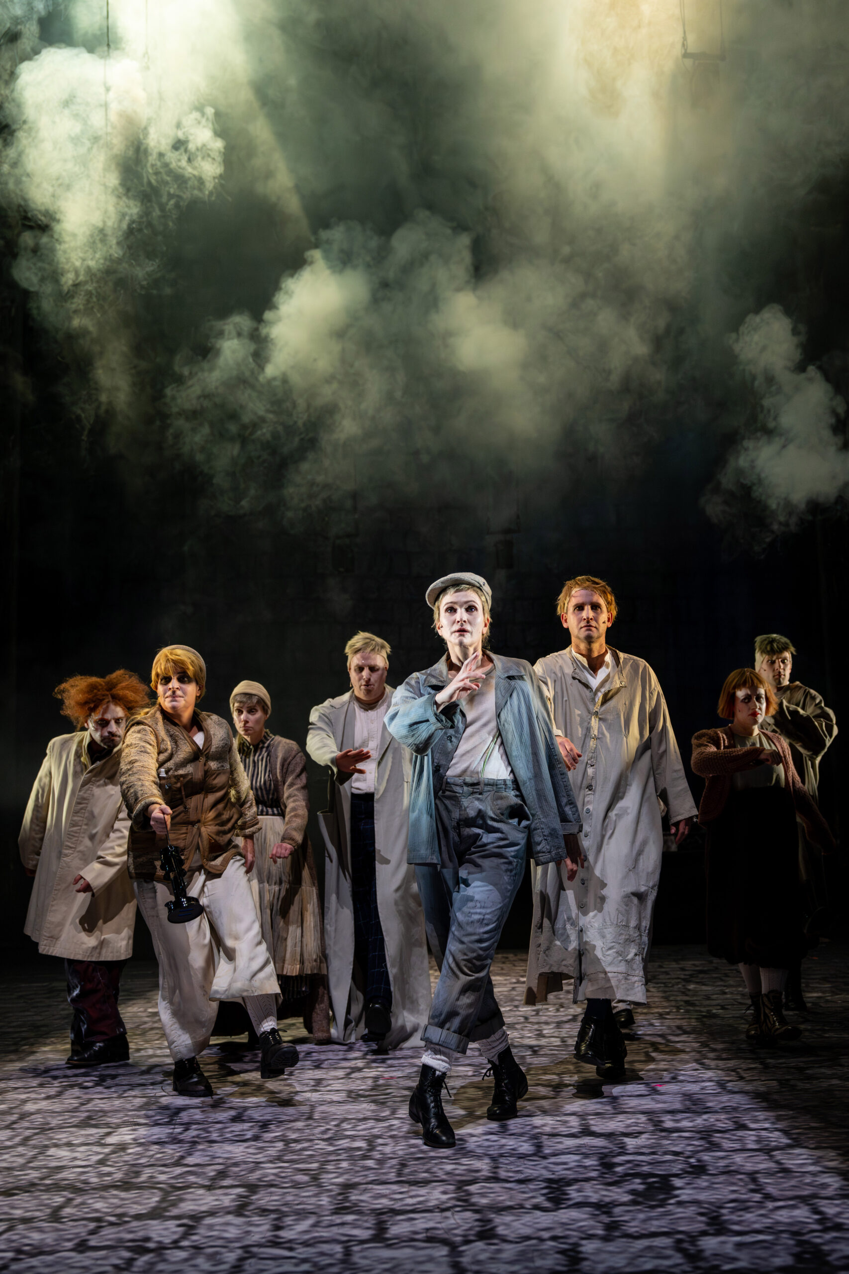 Ensemble von „Hard Times“