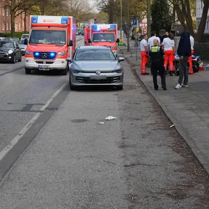 Rettungskräfte an der Unfallstelle