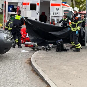 Ein Notarzt begann sofort mit der Reanimation. Doch jede Hilfe kam für das Kind zu spät.