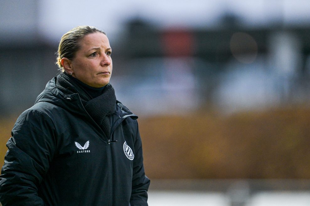 Inka Grings in Kleidung des Club YLA