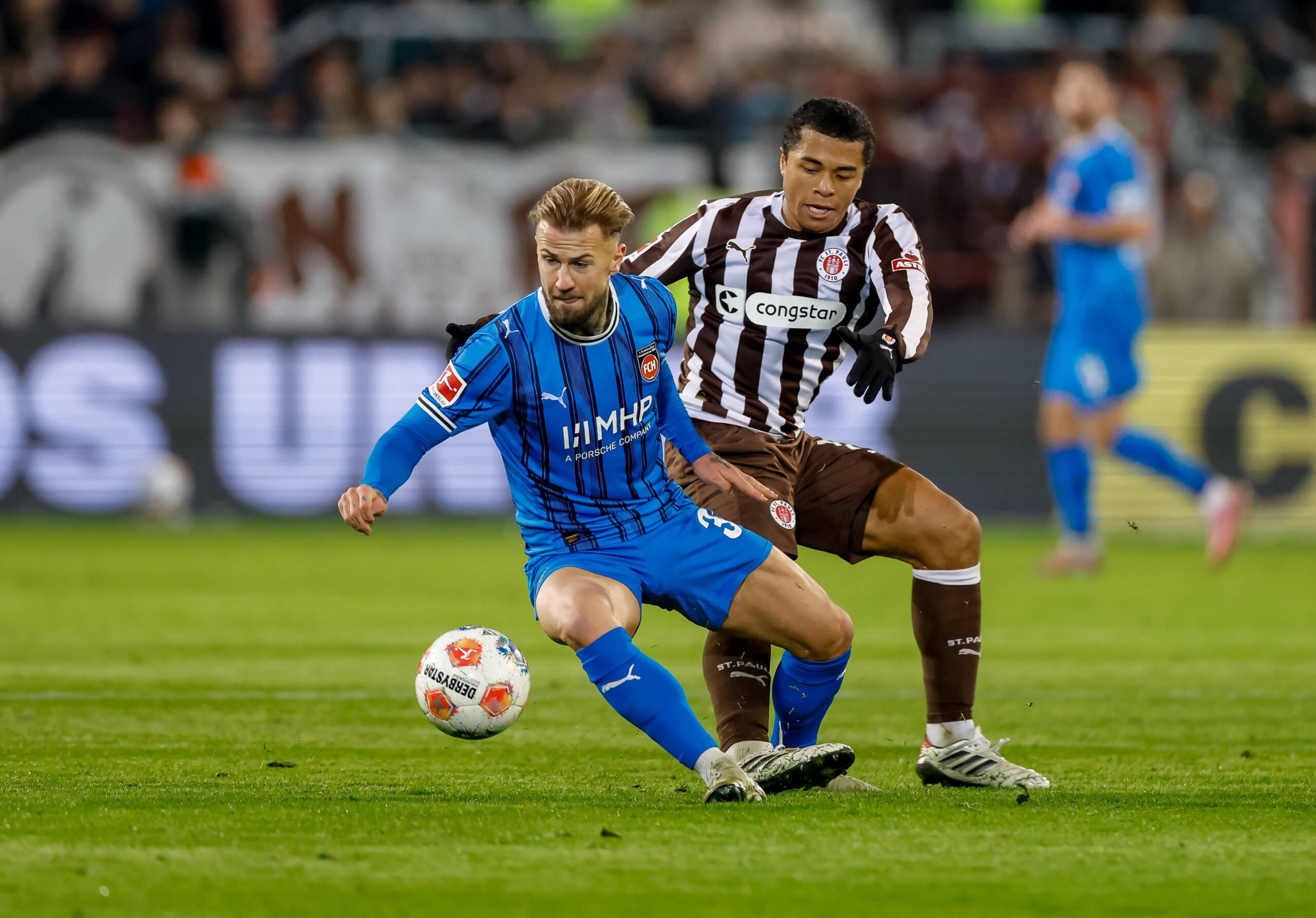 Joel Chima Fujita gegen Heidenheims Dorsch