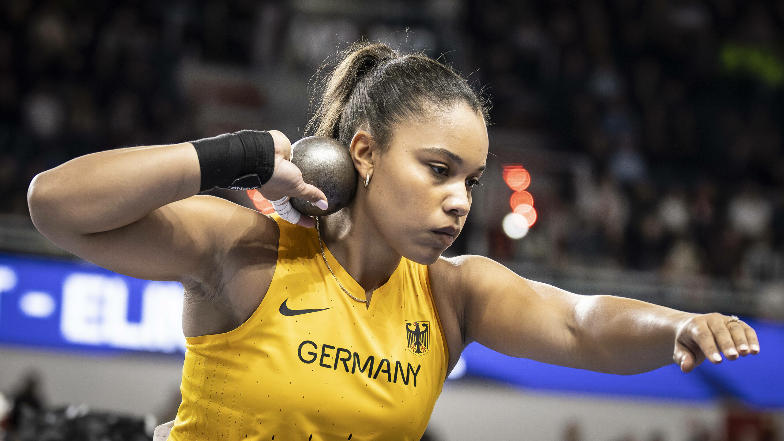 Yemisi Ogunleye beim Kugelstoßen