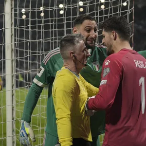 Nikola Vasilj hat Stress mit Gianluigi Donnarumma