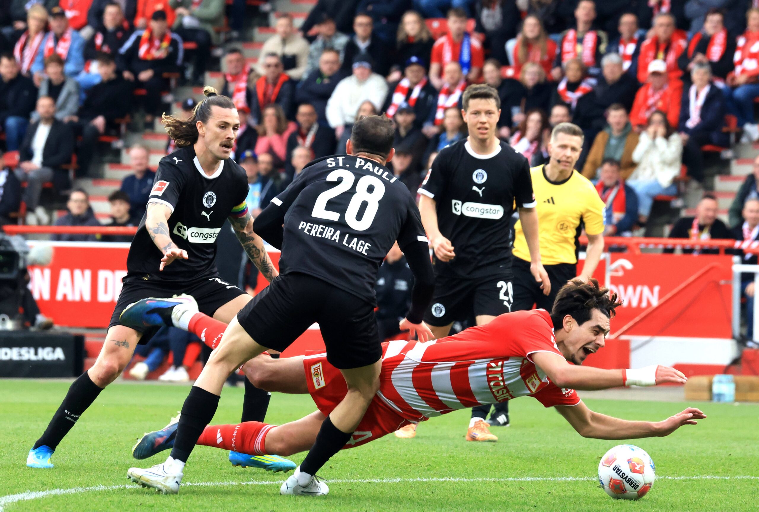 Drei St. Paulianer gegen Unions Leite