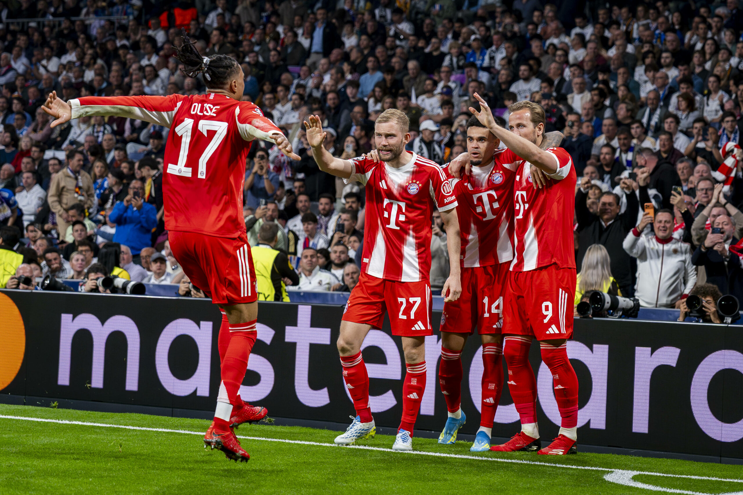 Bayern-Spieler jubeln