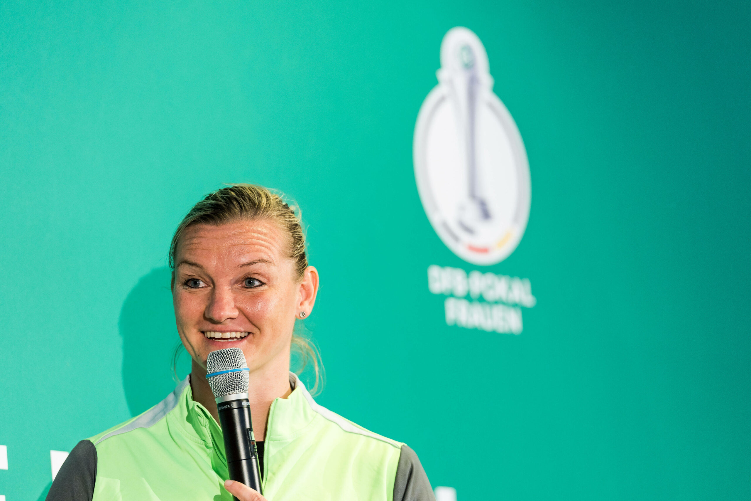 Alexandra Popp im DFB-Pokal-Talk der Frauen