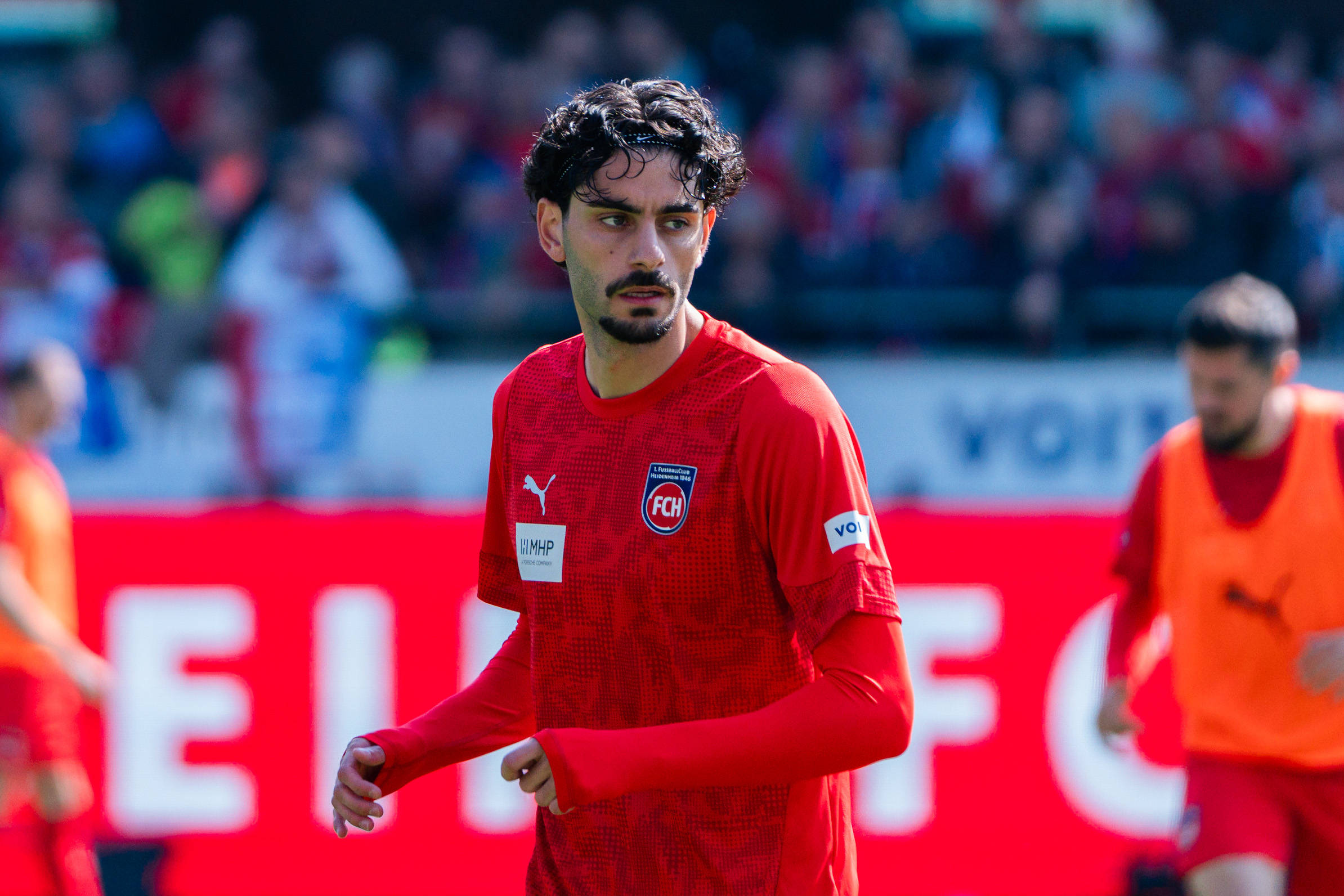 Eren Dinkci im Trikot vom 1. FC Heidenheim