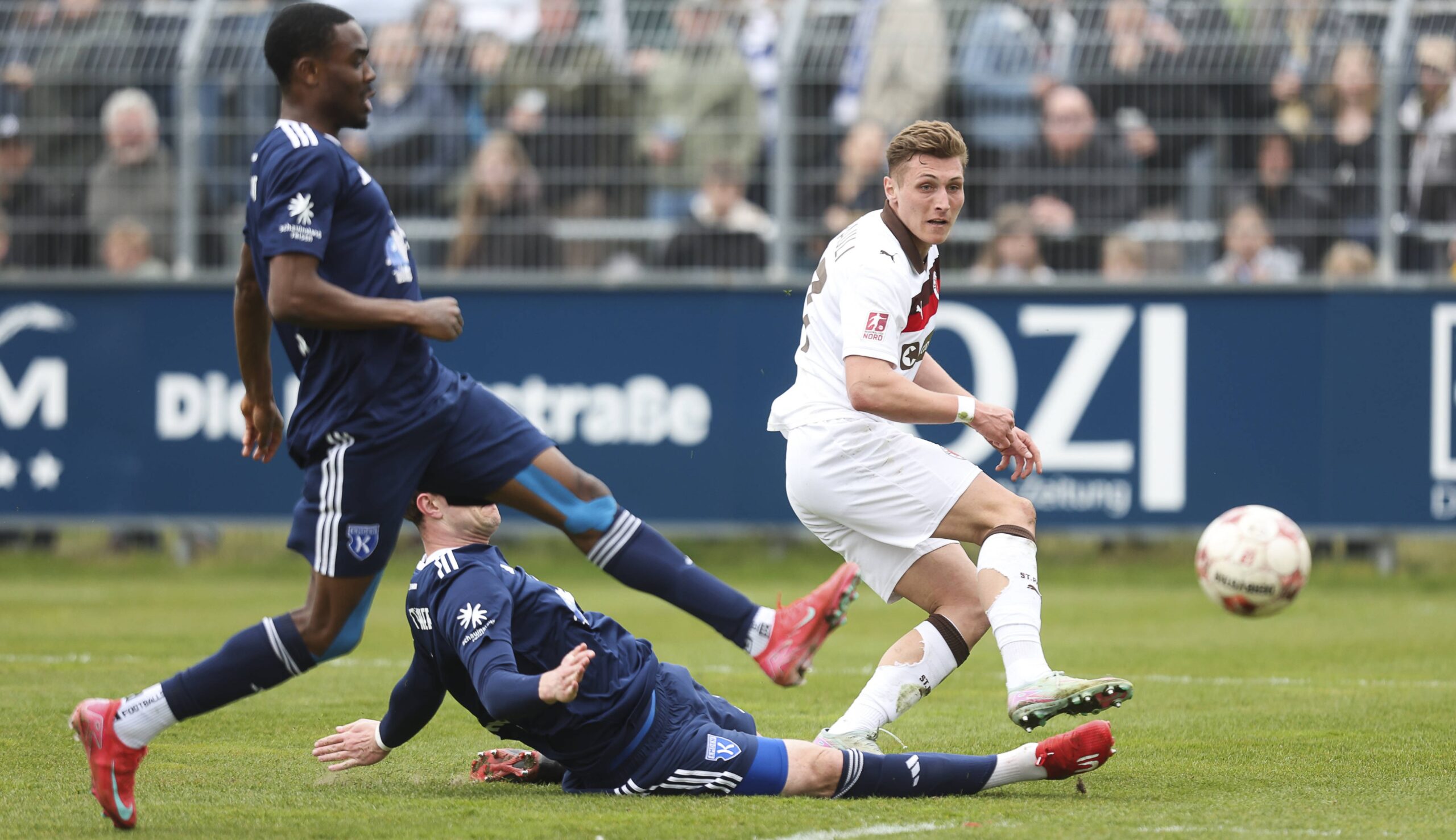 Oleg Skakun trifft für St. Pauli in Emden