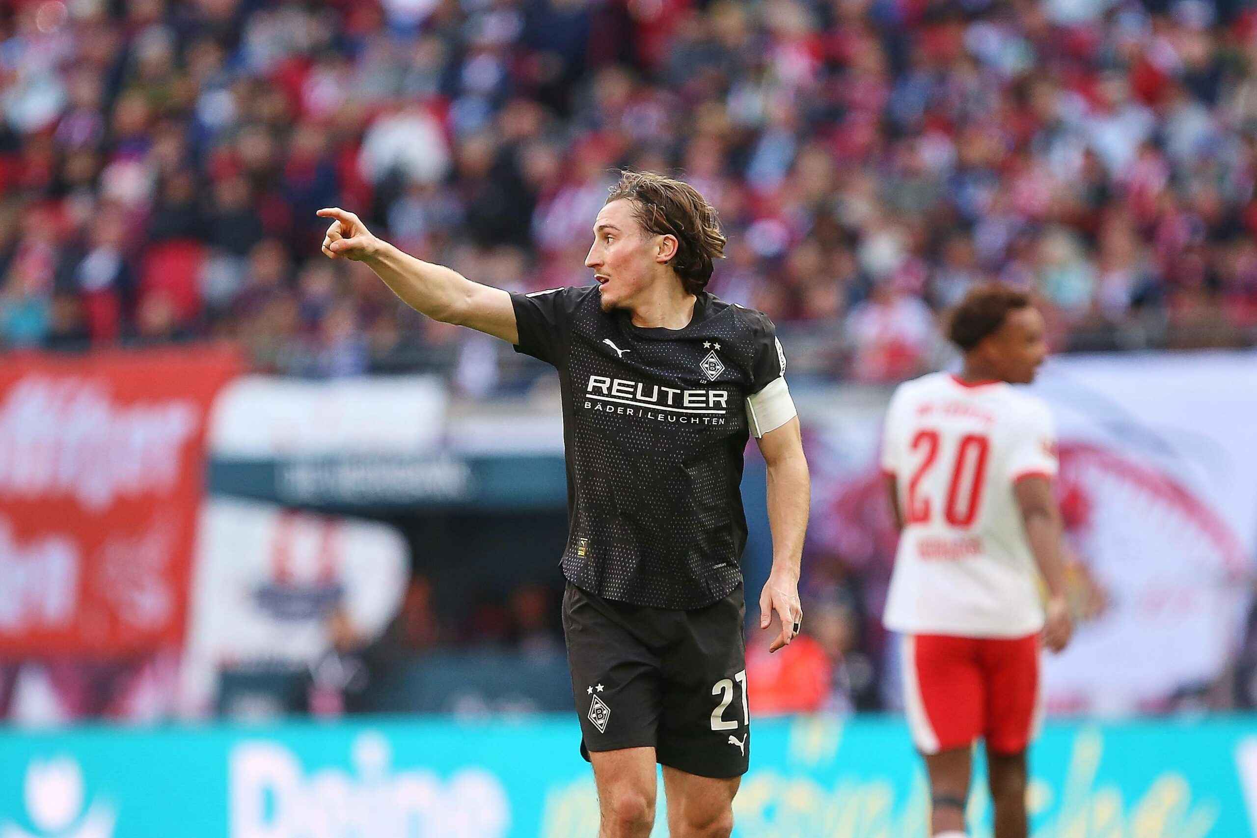 Rocco Reitz mit der Kapitänsbinde im Trikot von Mönchengladbach