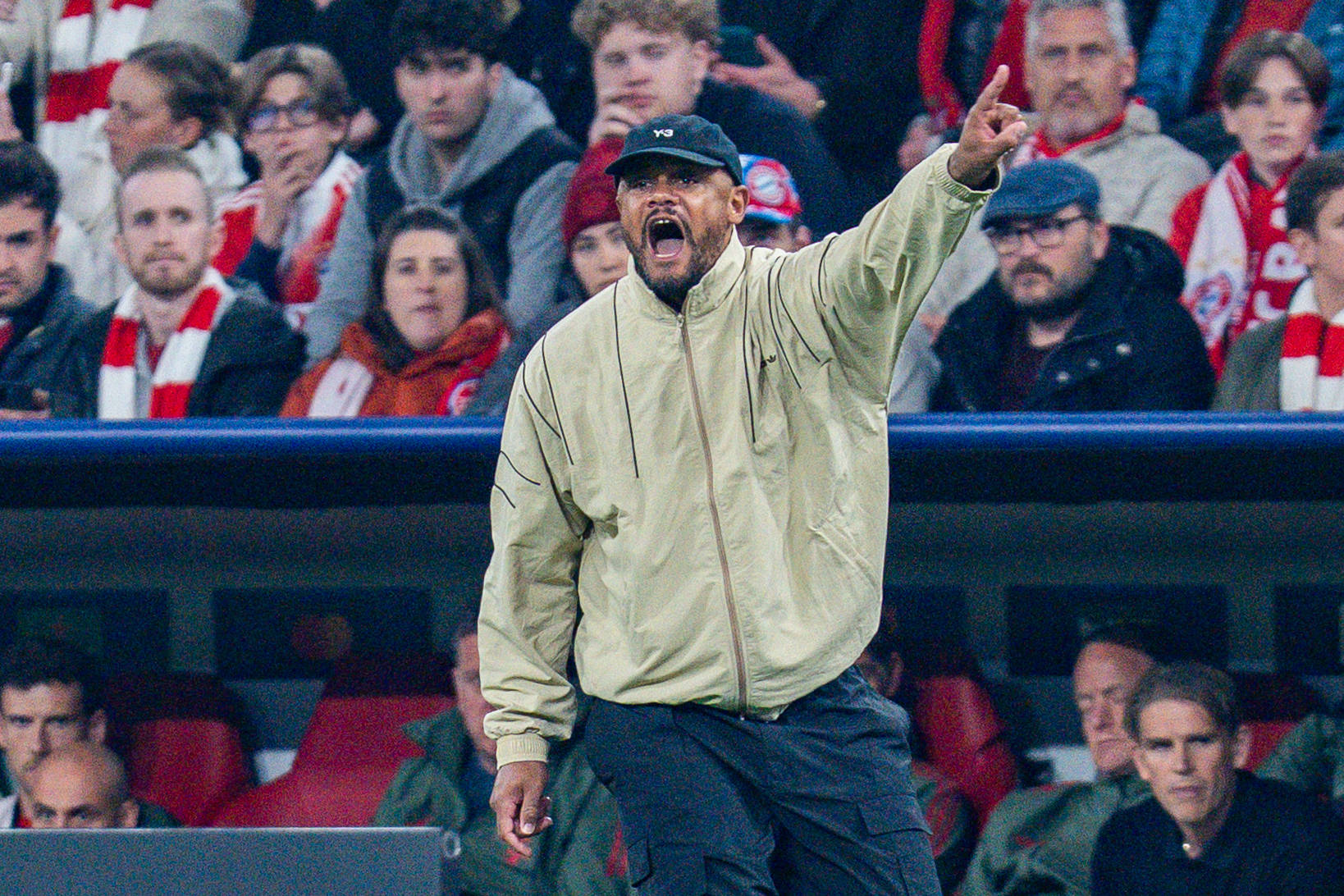 Vincent Kompany an der Seitenlinie
