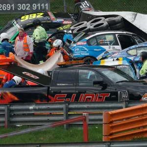 Großer Crash am Nürburgring