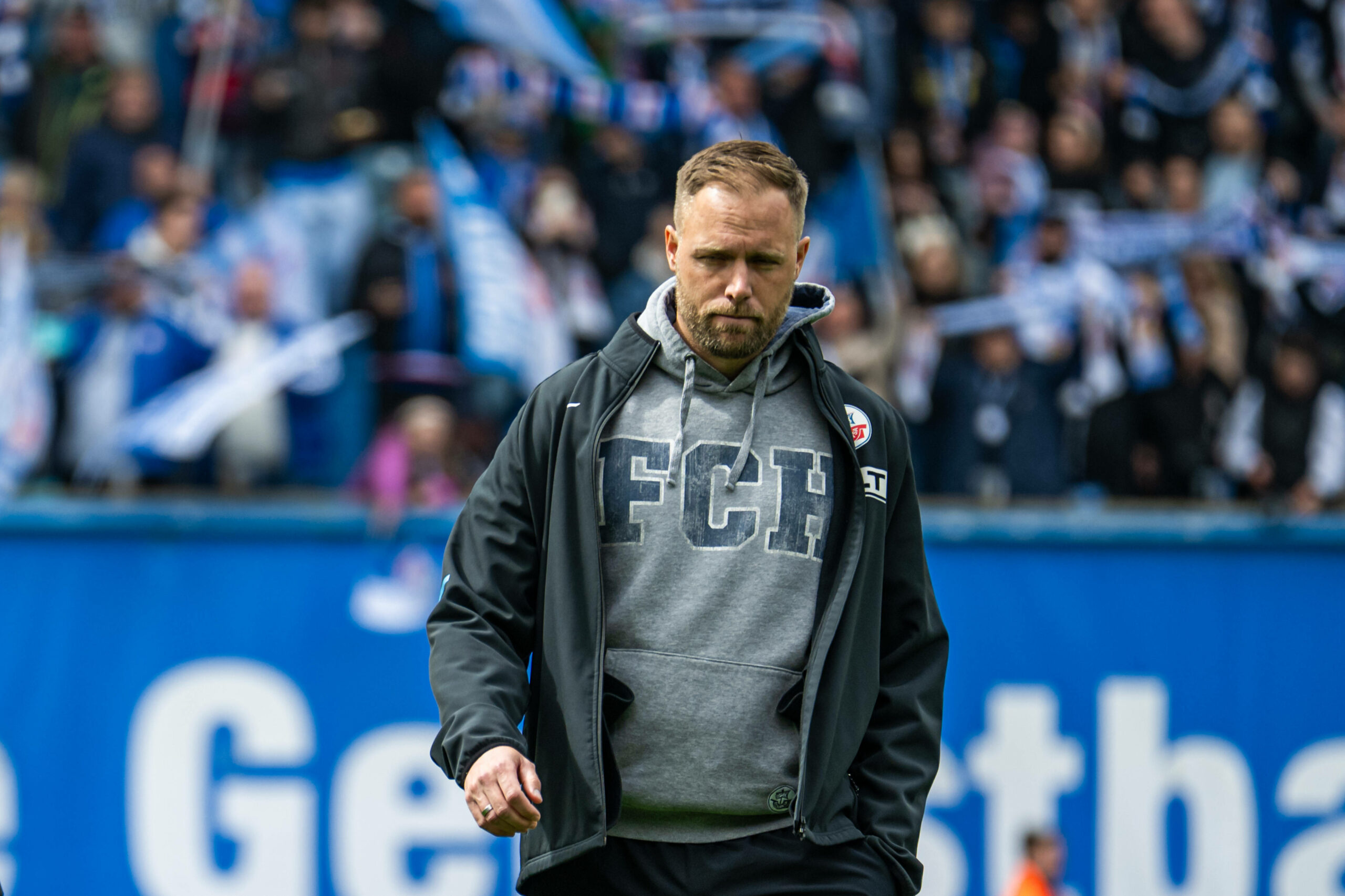 Hansa Rostock-Trainer Daniel Brinkmann enttäuscht nach Desaster in der 3. Liga