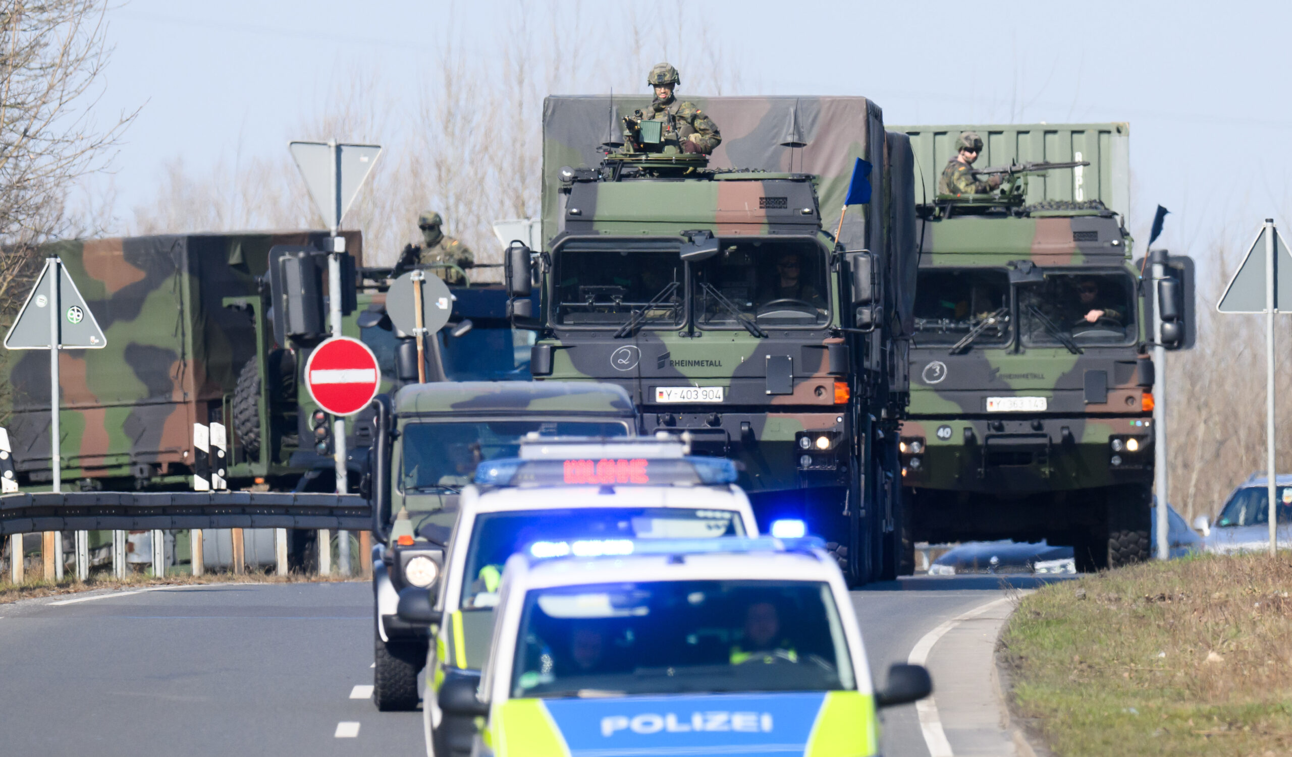 Am Wochenende fahren Konvois der Bundeswehr durch Norddeutschland.