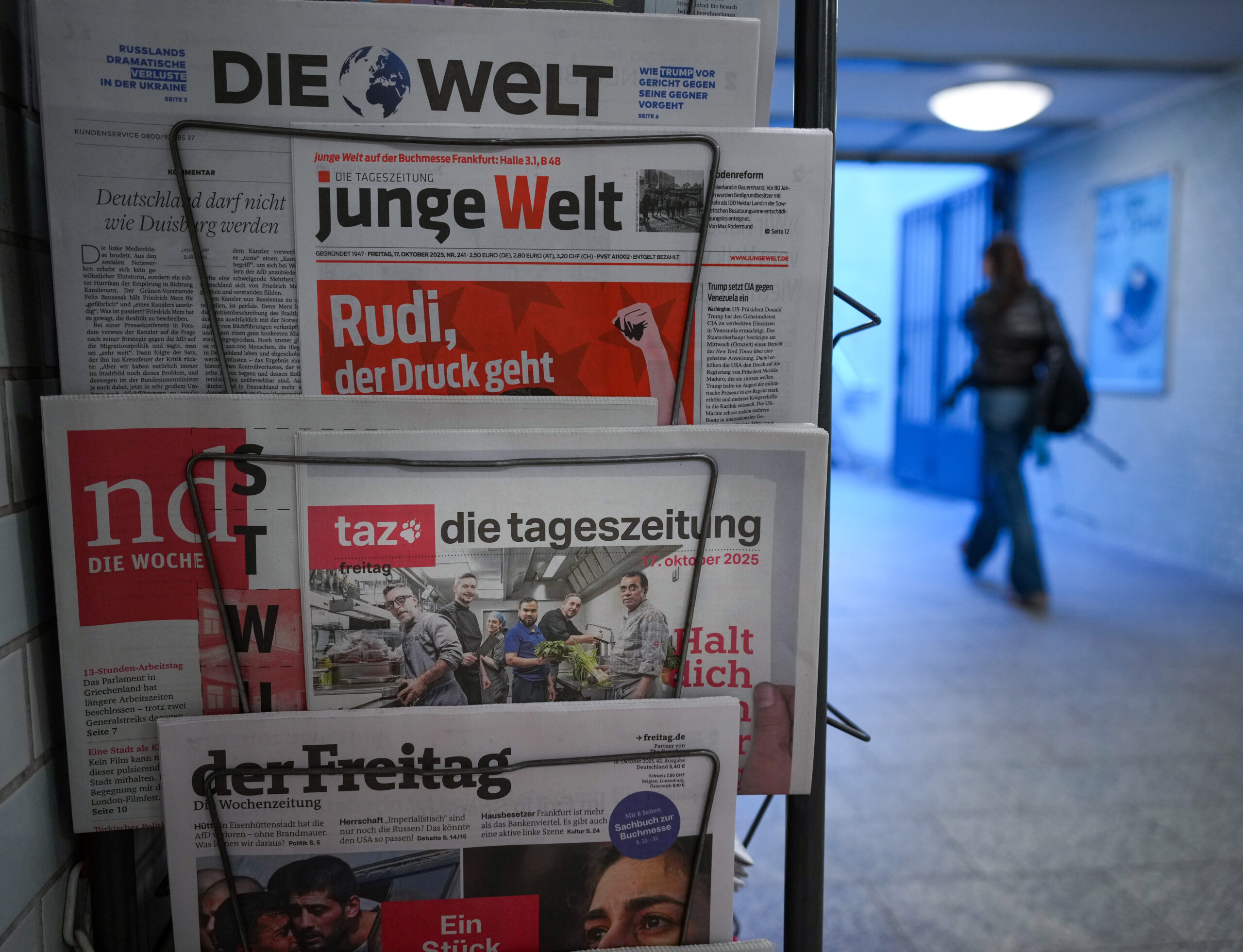 Ein Zeitungsständer