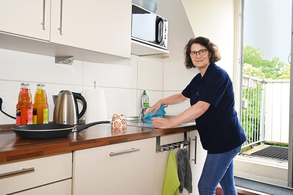 Ob langfristige Unterstützung oder zeitlich begrenzte Hilfe im Haushalt – das PTW Pflegeteam steht kompetent zur Seite.