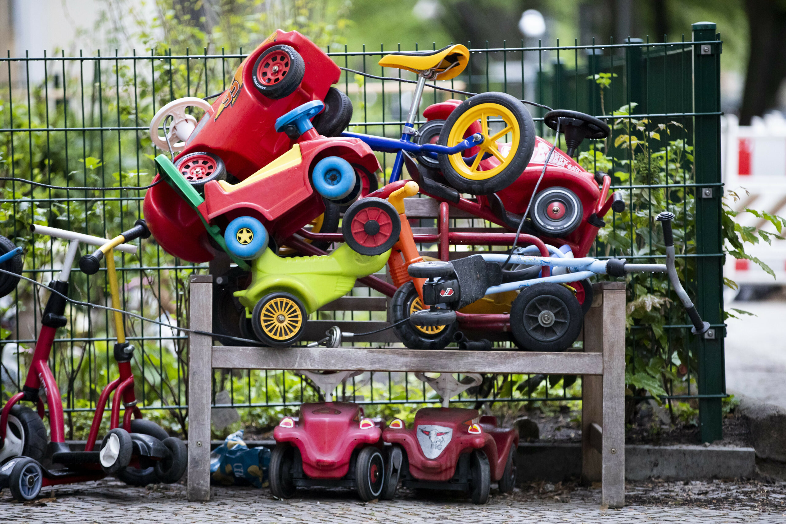 Bobbycars in einer Kita