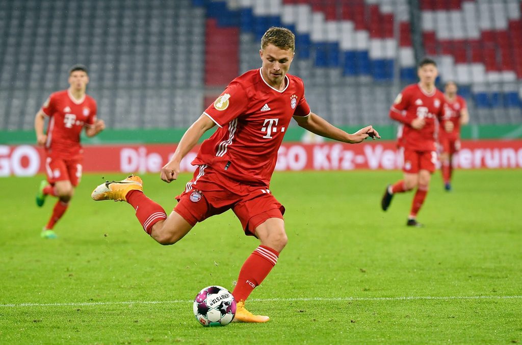 Fiete Arp im Trikot des FC Bayern München beim DFB-Pokal-Spiel gegen Düren