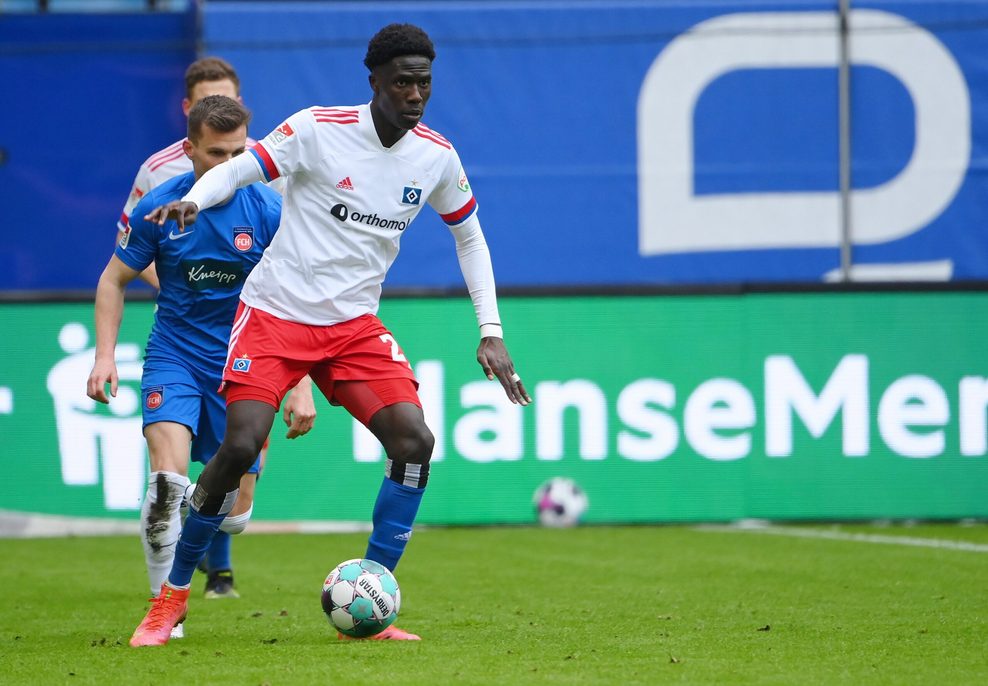 Amadou Onana bei einem Spiel des HSV
