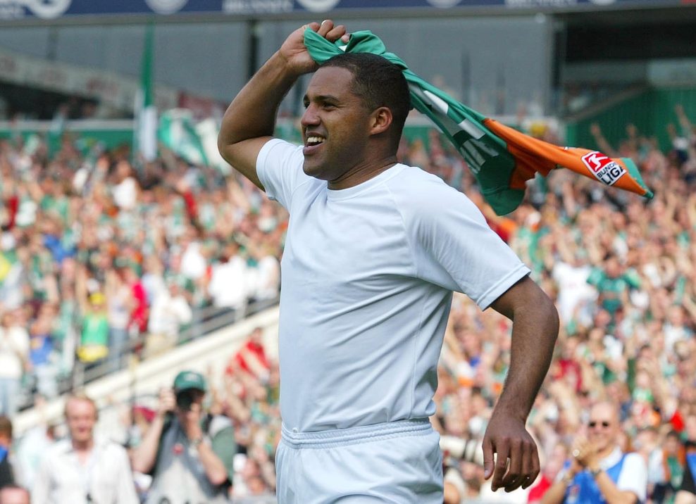 Ailton bejubelt ein Tor für Werder Bremen
