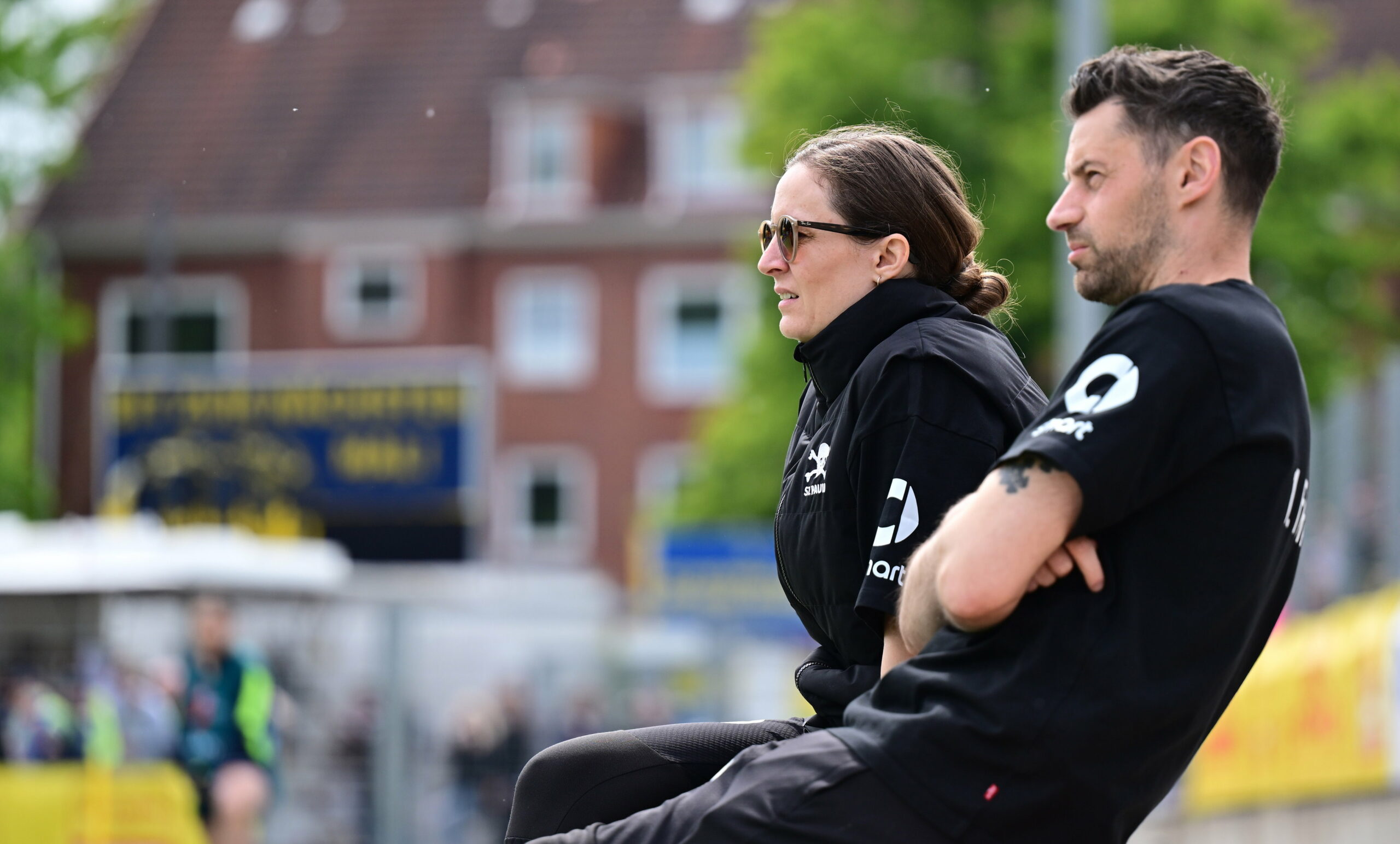 St. Pauli-Frauen-Trainer Jan-Philipp Kalla und Co-Trainerin Kim Koschmieder