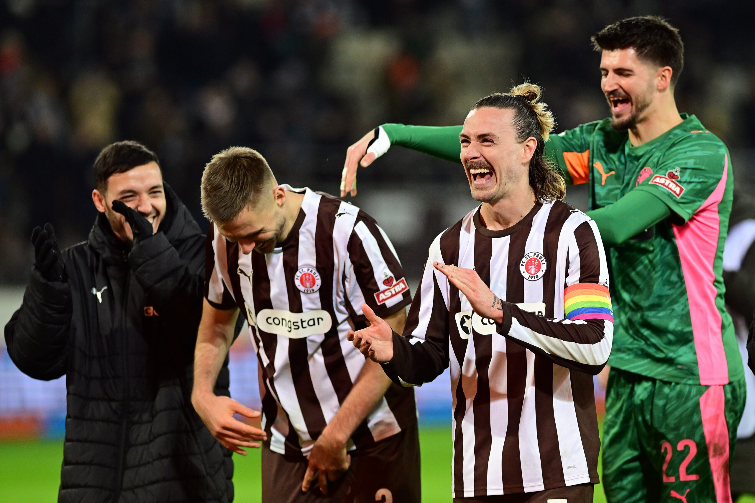 St. Pauli-Profis mit dem besten Rating bei EA FC 26 bejubeln einen Sieg