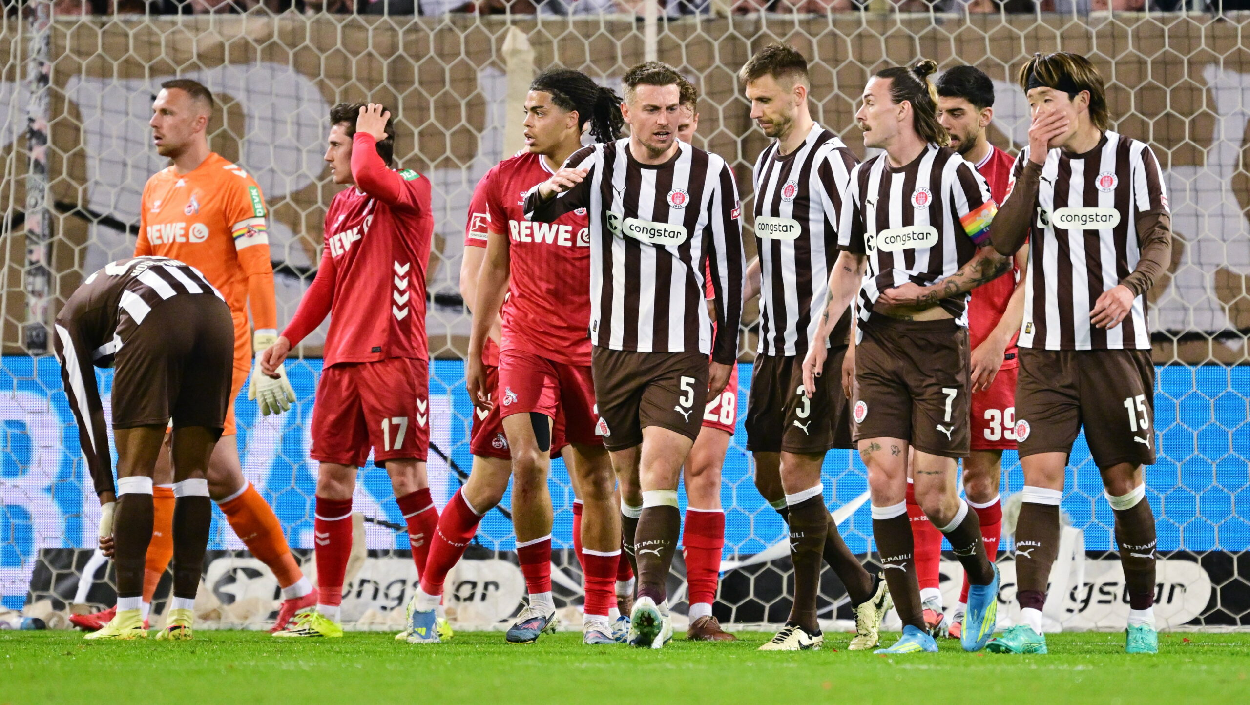 Szene aus dem St. Pauli-Heimspiel gegen Köln
