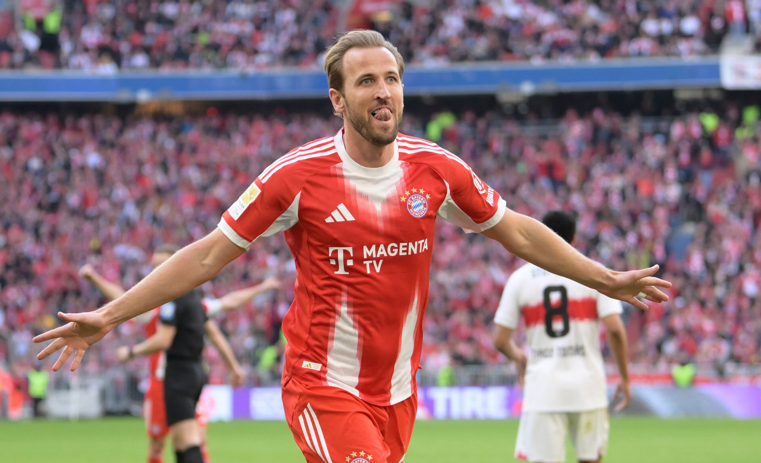 Harry Kane bejubelt das Tor zum 4:1 für die Bayern gegen Stuttgart