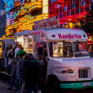 Auf dem Spielbudenplatz startet Freitag das Food-Truck-Festival. (Archivbild)