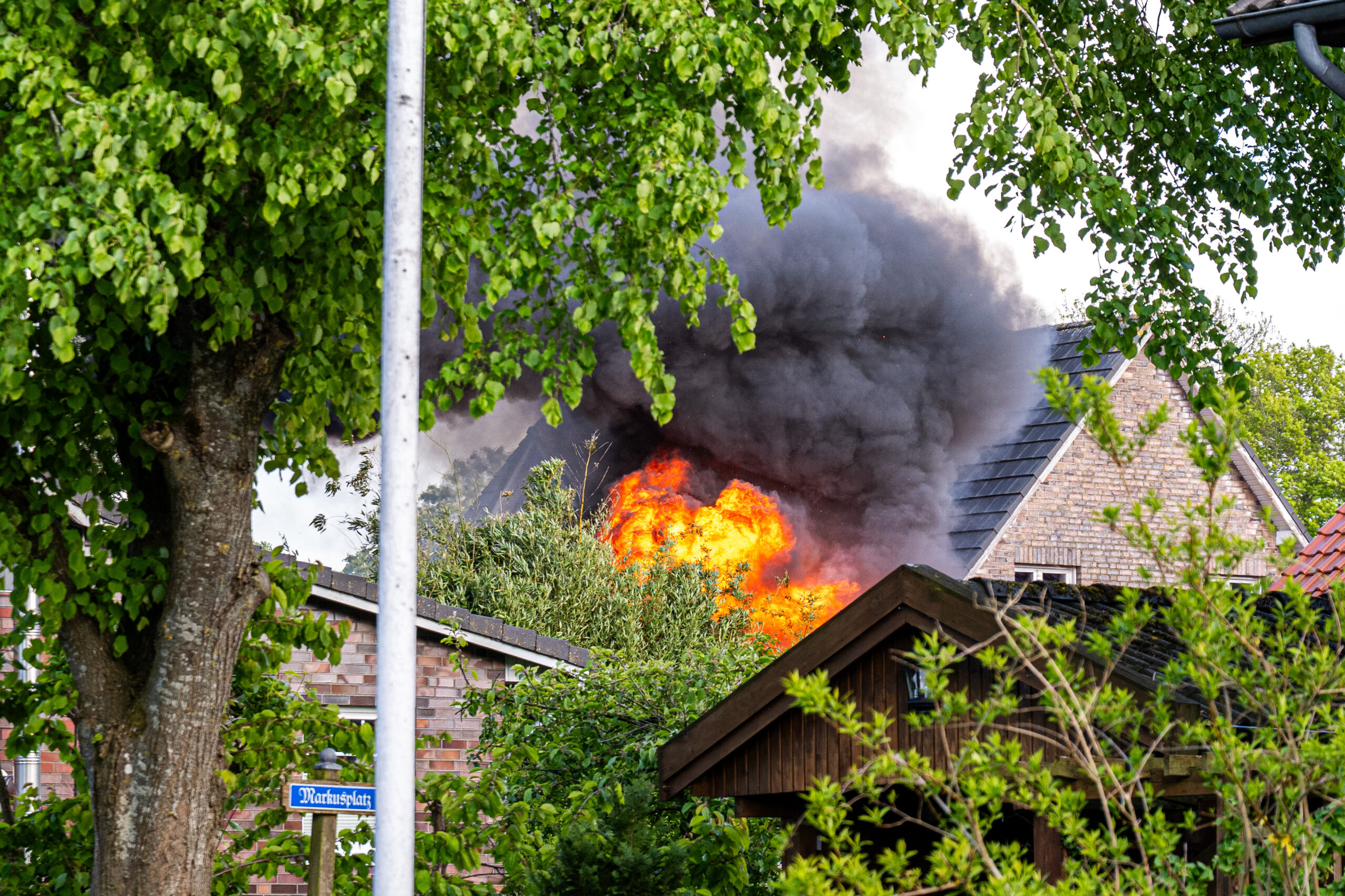 Feuer in der Gartenlaube