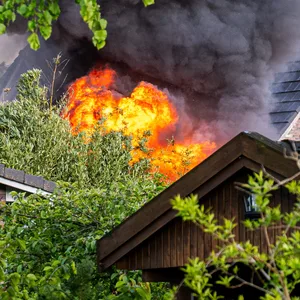 Feuer in der Gartenlaube