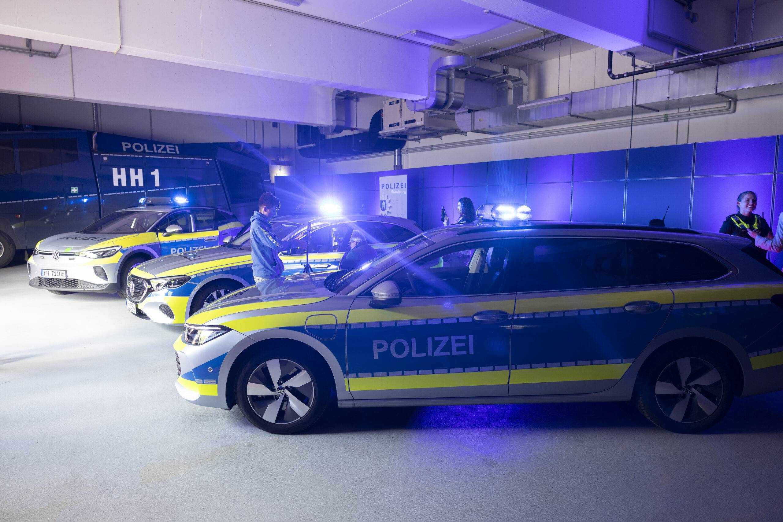 Die Hamburger Streifenwagen fahren künftig ständig mit Blaulicht.