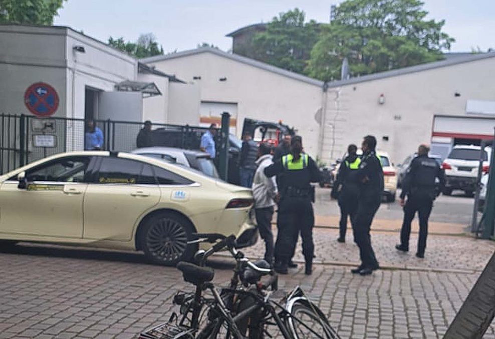 Streit um Bezahlung bei Autokauf – großeinsatz der Polizei in Bamrbek-Süd