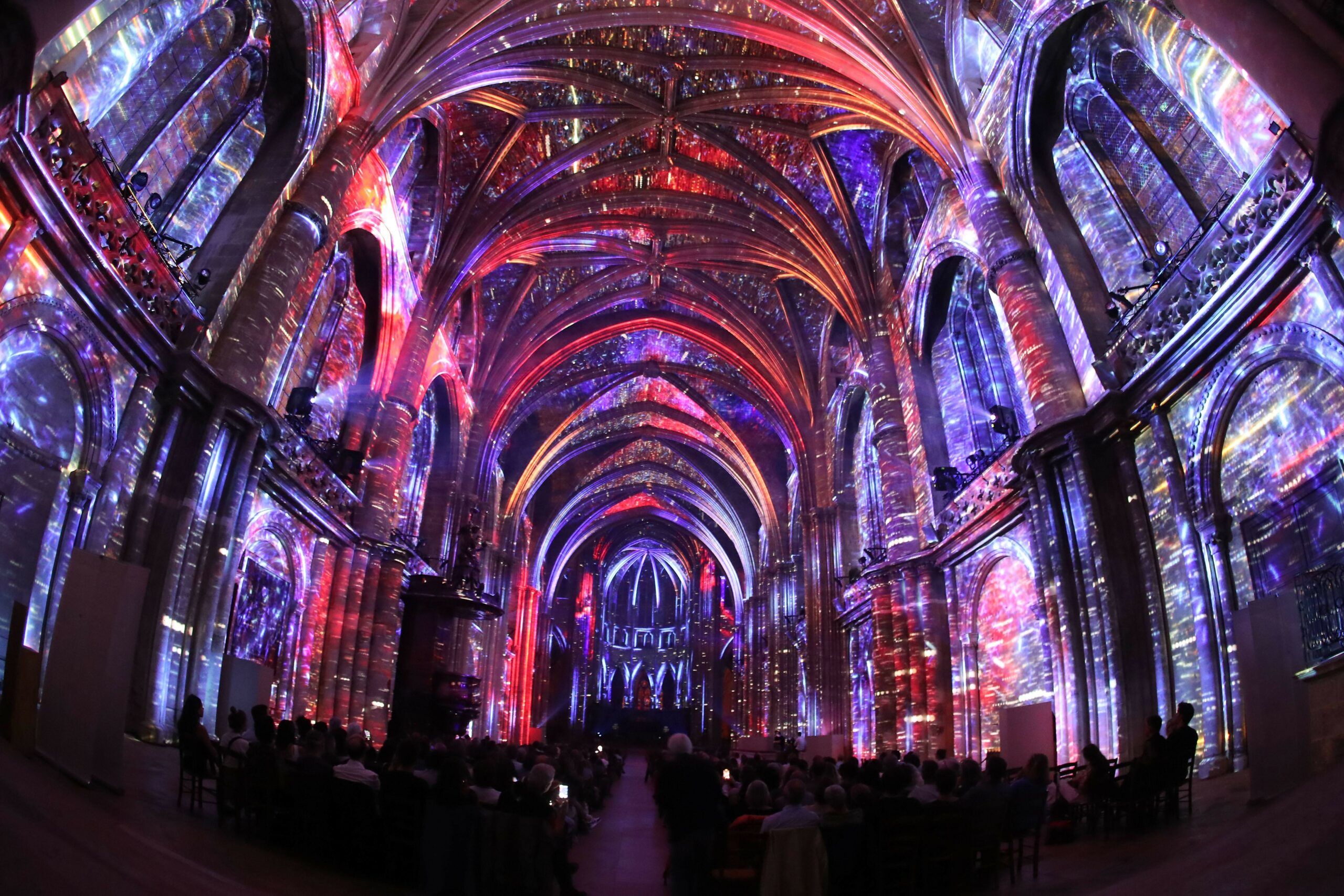 Mehr als eine Million Menschen weltweit haben „Luminiscence“ bereits erlebt - so wie hier in Bordeaux.