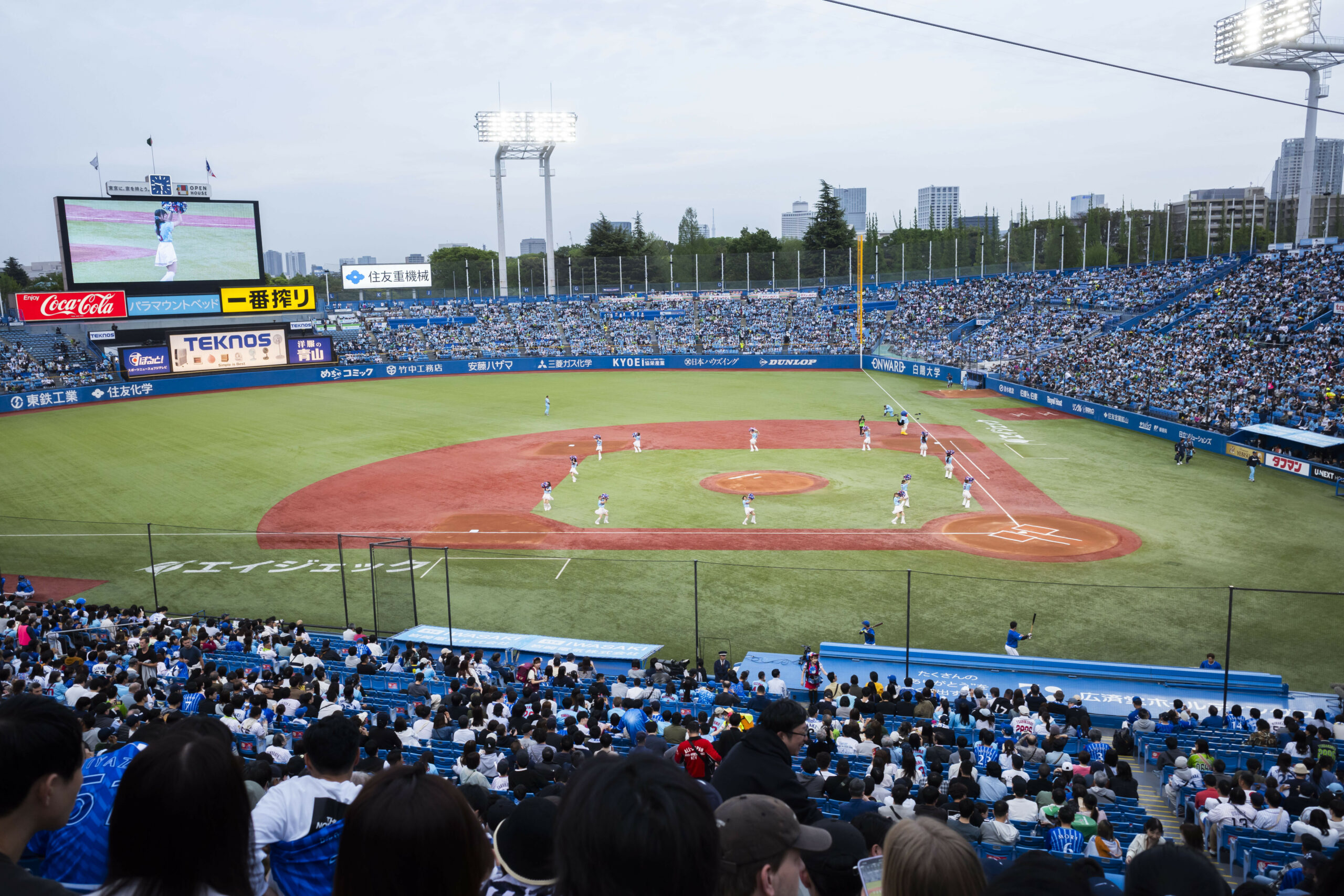 Das Jingu-Stadium der Tokio Yakult Swallows