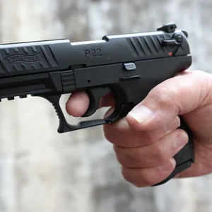 Zwei Raubüberfälle binnen 30 Minuten. in Billstedt – Täter drohte mit Pistole