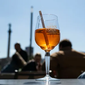 Aperol Spritz-Gläser