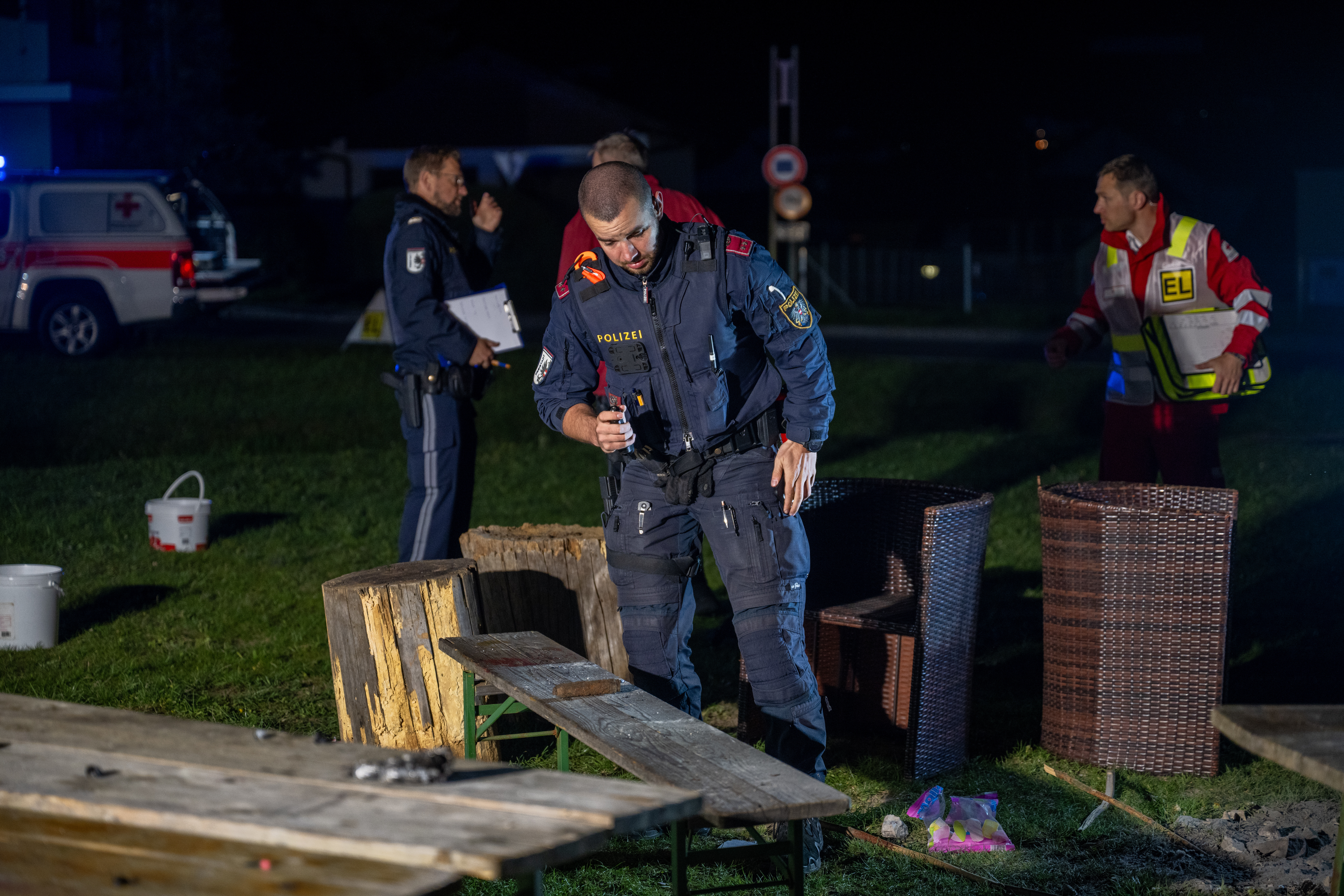 Fünf Kinder bei Explosion eines Kriegsrelikts unter Lagerfeuer in Oberösterreich verletzt