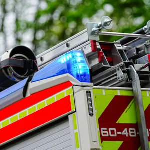 Mann bricht beim Kochen in Wohnung in Hohenlockstedt leblos zusammen – Notarzt reanimiert vergeblich