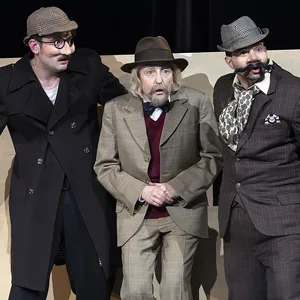 Das Ernst Deutsch Theater bietet Unterhaltung mit „Der Drache”.