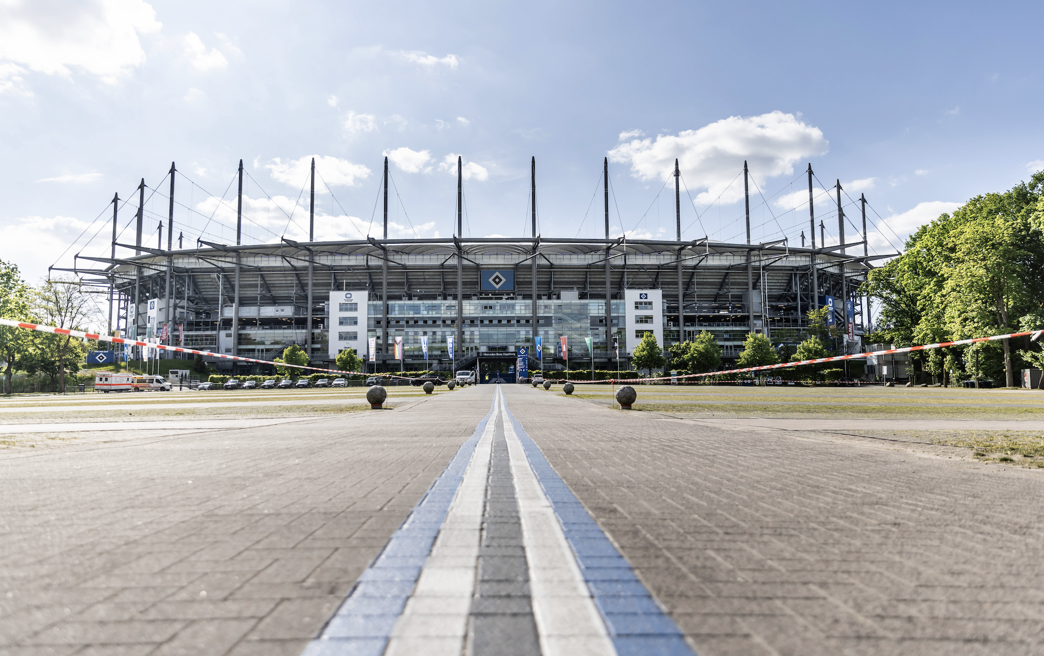 Das Volksparkstadion von außen