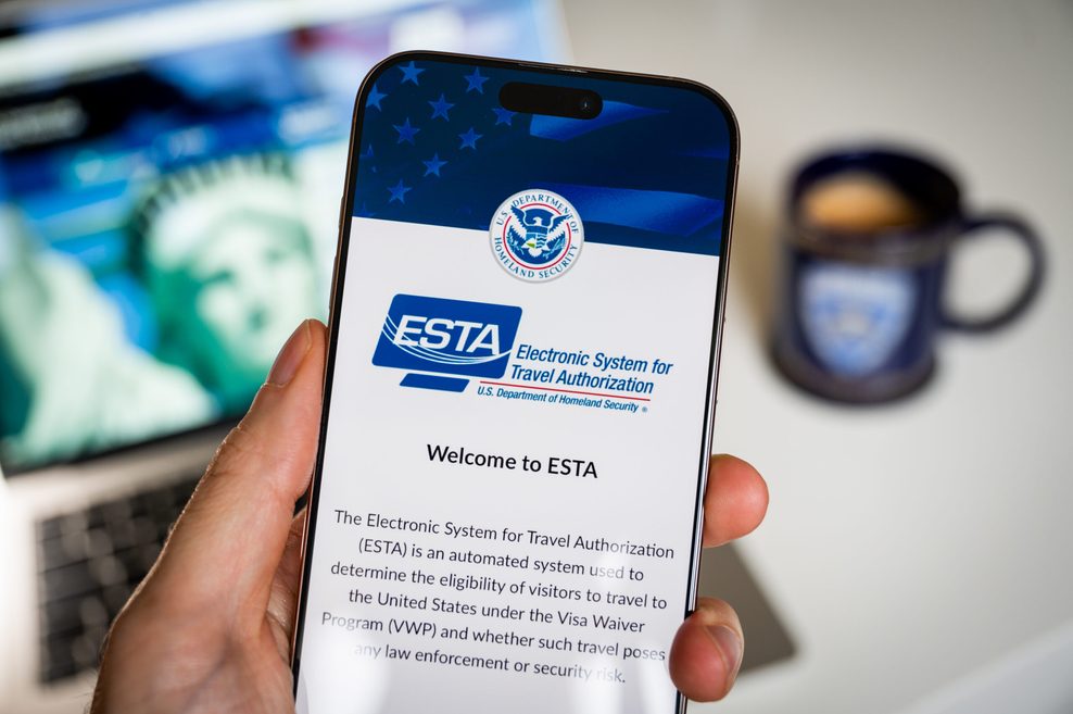 Ohne Esta keine USA-Reise: Die Einreisegenehmigung ist Pflicht – und kostet inzwischen 40 US-Dollar (rund 34 Euro).