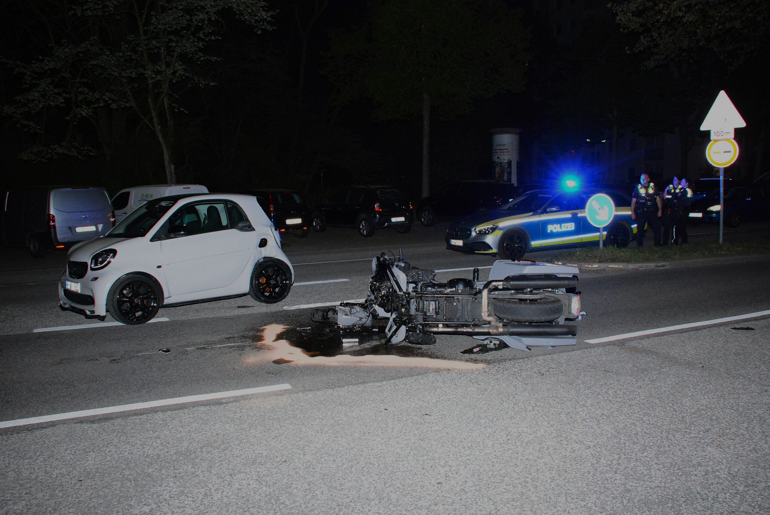 Das Motorrad wurde bei dem Unfall schwer beschädigt.