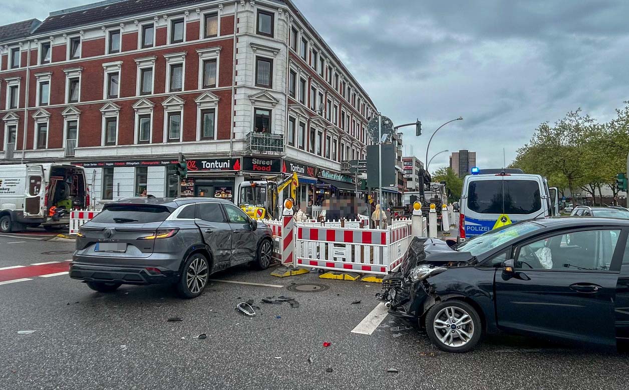Schwerer Unfall an Billstedter Kreuzung sorgt für Behinderungen – Stau