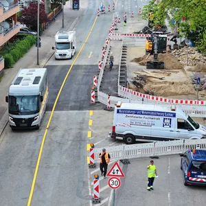 Die wegen eines Wasserrohrbruchs für mehrere Tage voll gesperrte B73 in Harburg ist wieder befahrbar.