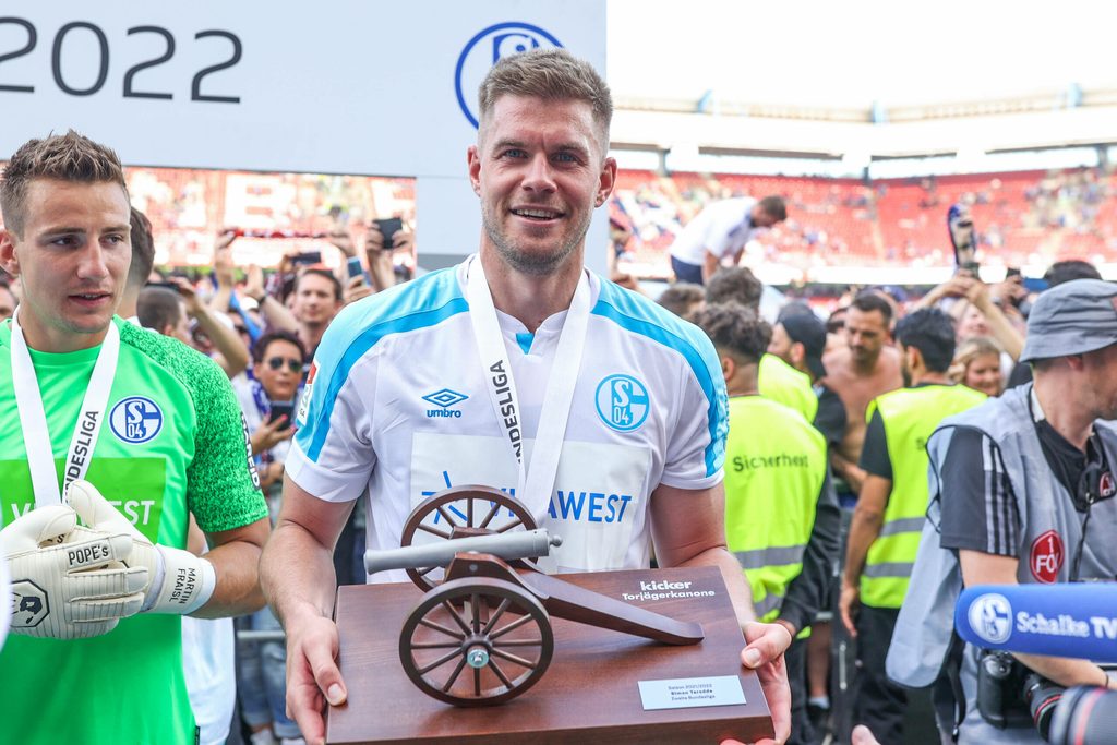 Schalke feiert den Aufstieg und die Torjäger-Kanone