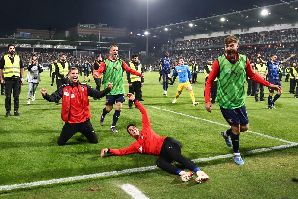 Heidenheim jubelt über den Sieg in der Relegation gegen Elversberg