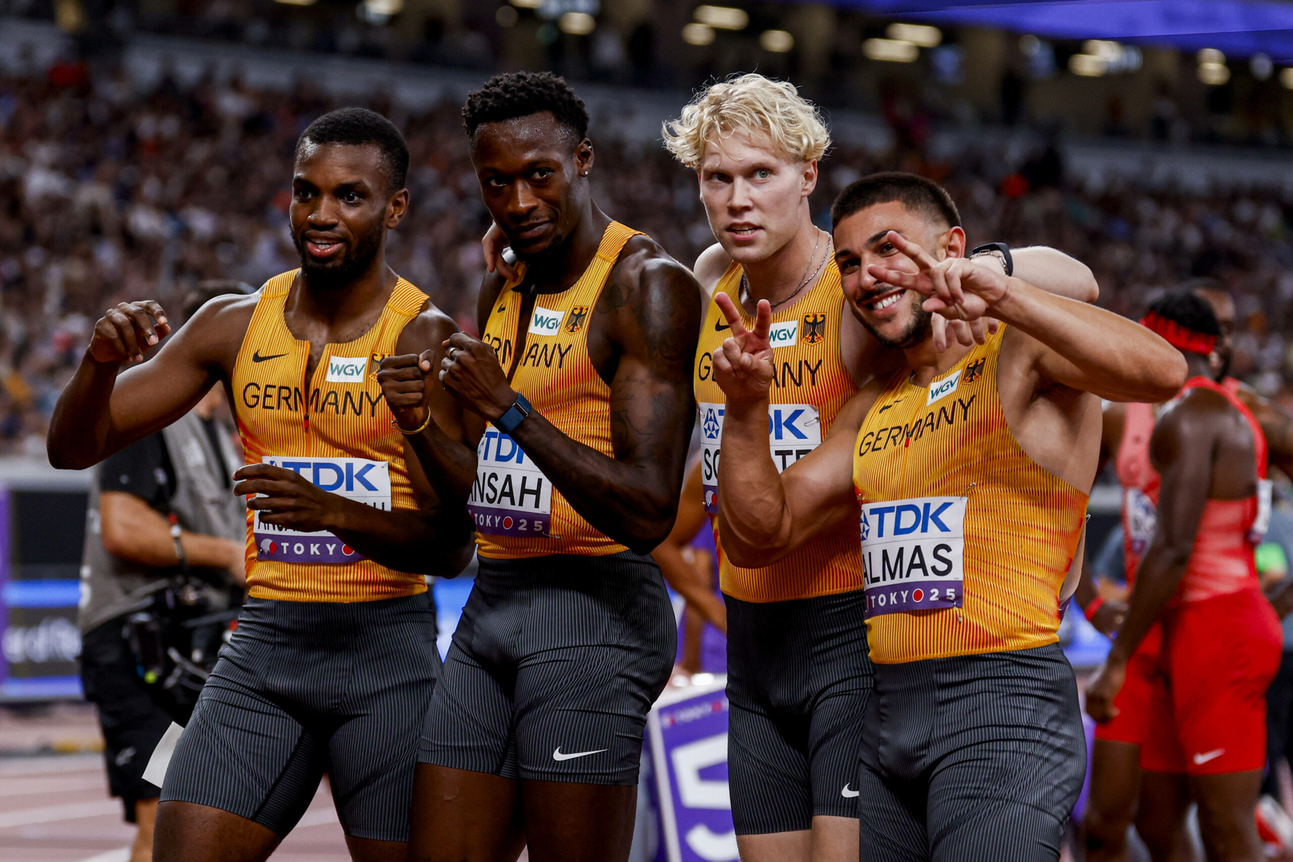 Deniz Almas, Marvin Schulte, Owen Ansah und Lucas Ansah-Peprah bei der 4x100-Meter-Staffel