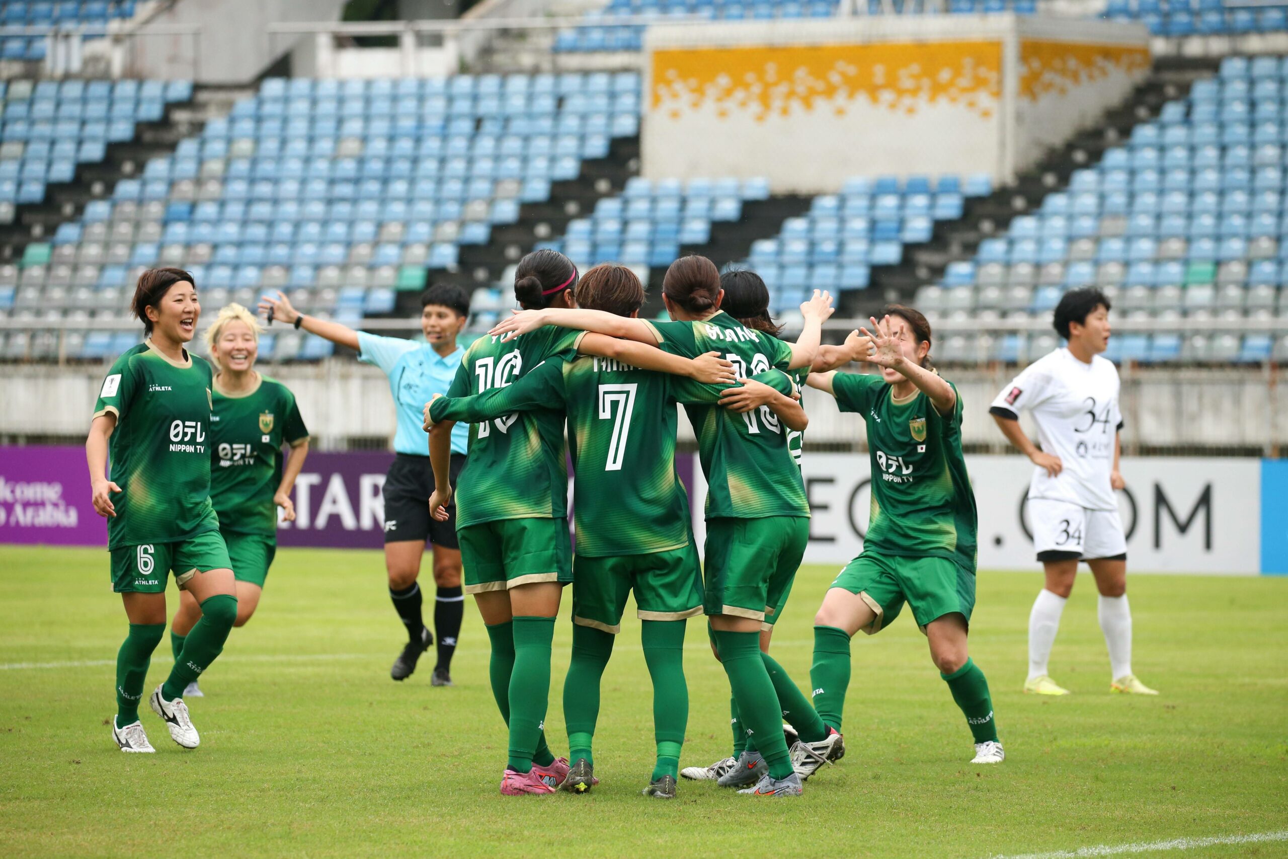 Spielerinnen von Naegohyang Women‘s FC jubeln