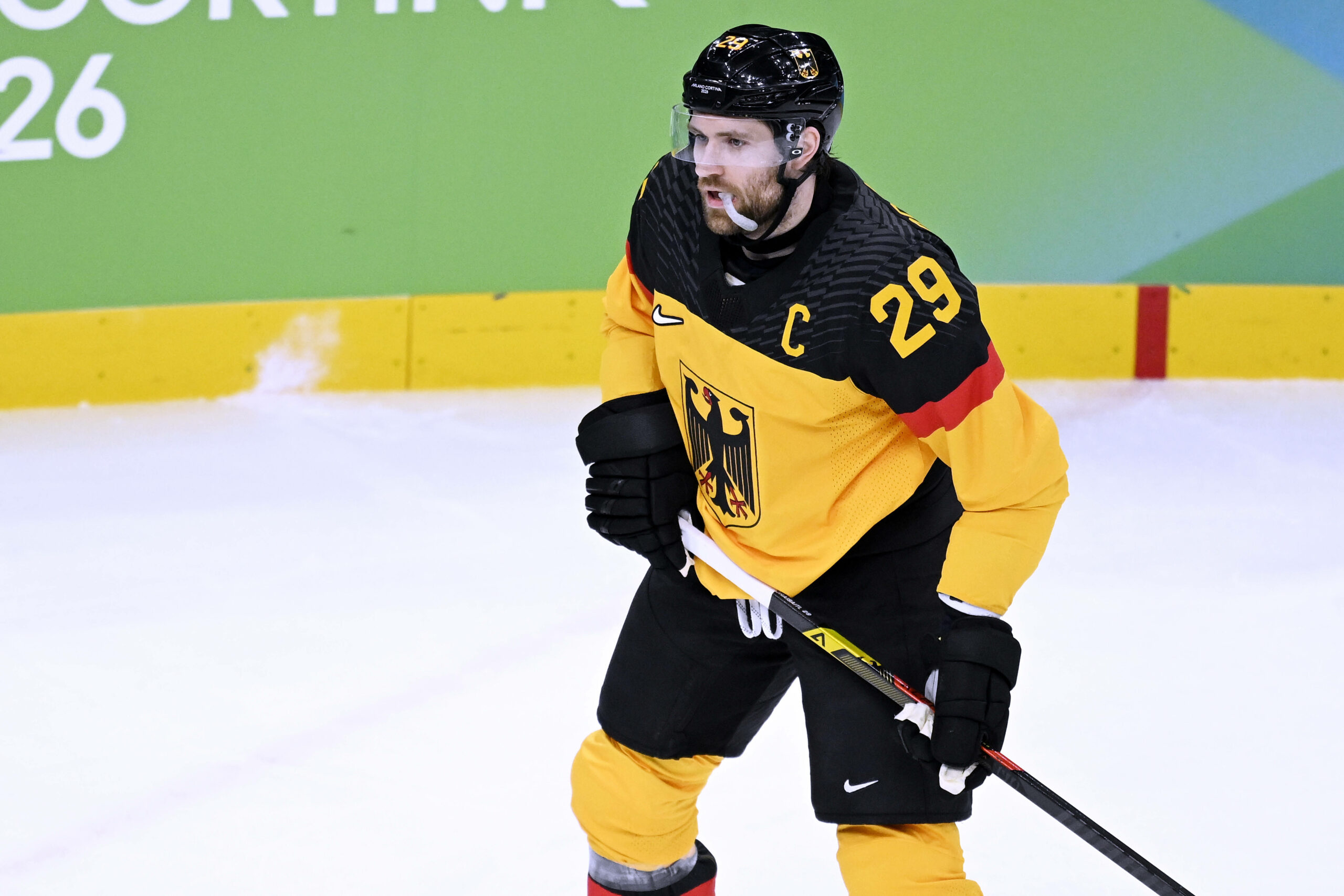 Leon Draisaitl im Deutschlandtrikot auf dem Eis